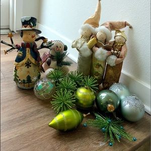 Never used xmas ornaments bundle. 15 pieces